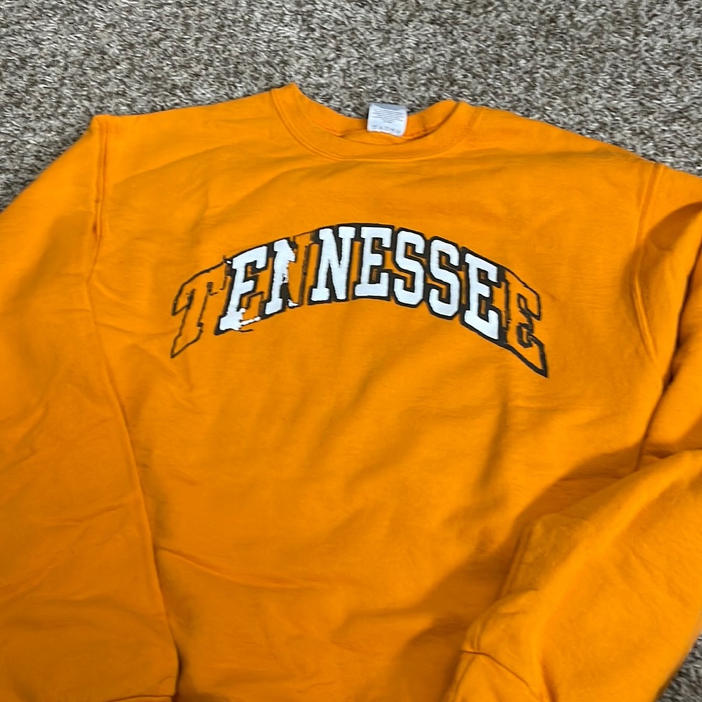 ‘finesse’ Tennessee crew neck